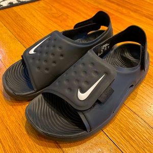 Nike sandals KIDS size 2
